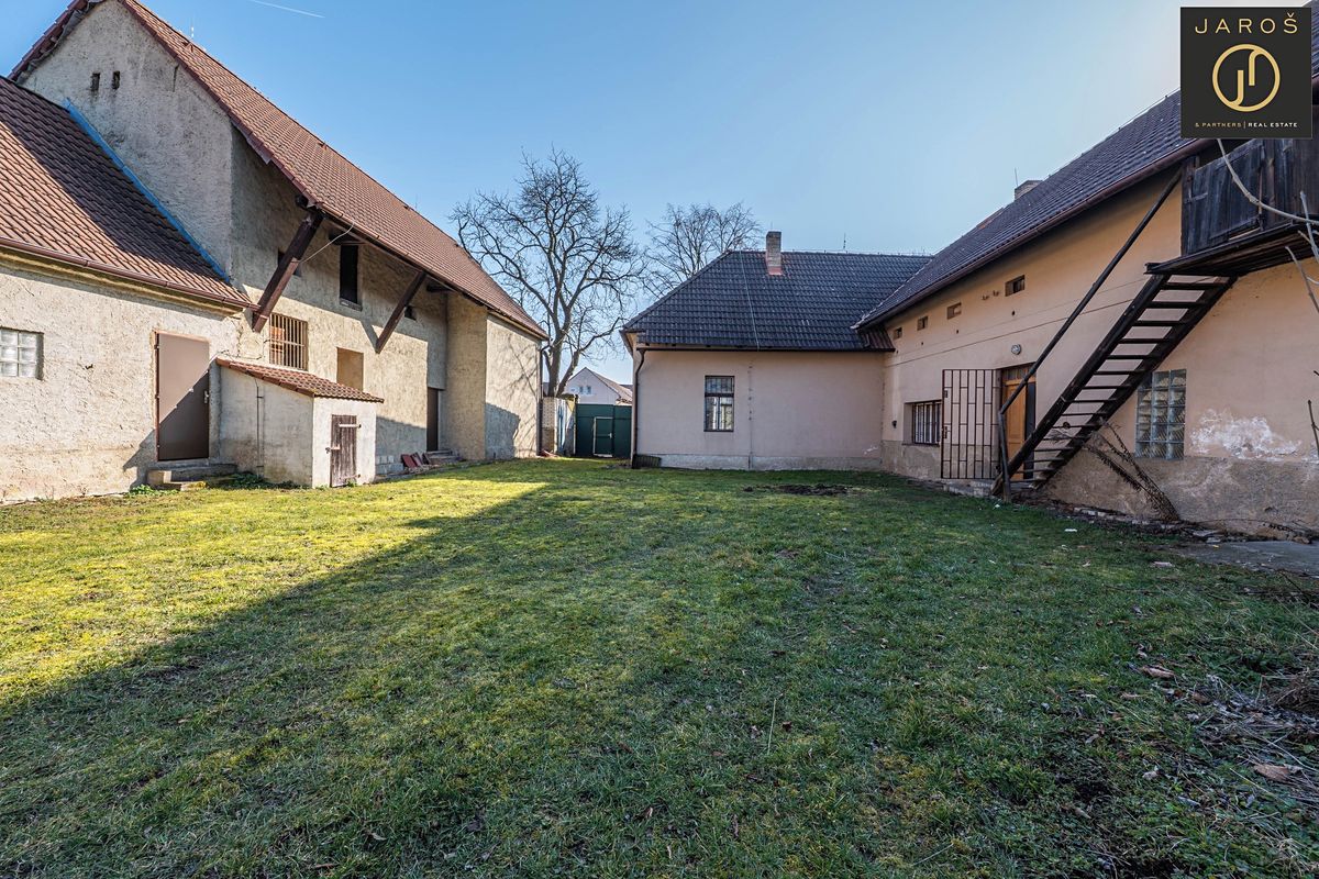 Prodej rodinného domu 305 m², pozemek 5073 m² – fotografie 4