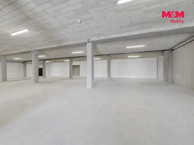 Pronájem skladového prostoru 2200 m², Cheb – náhled fotky 3