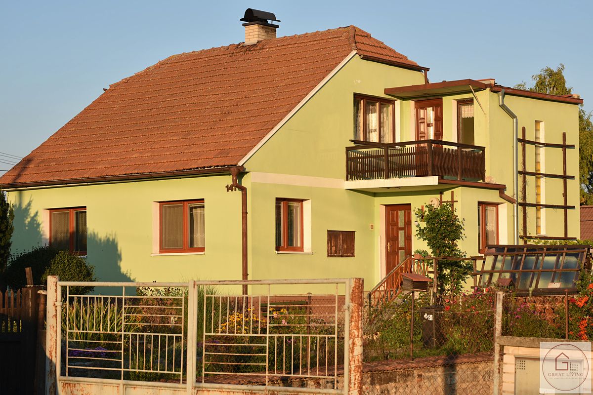 Prodej rodinného domu 240 m², pozemek 867 m² – fotografie 3