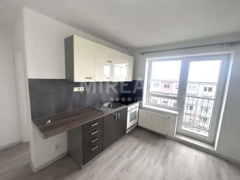Pronájem bytu 2+kk 32 m², Milovice – náhled fotky 2