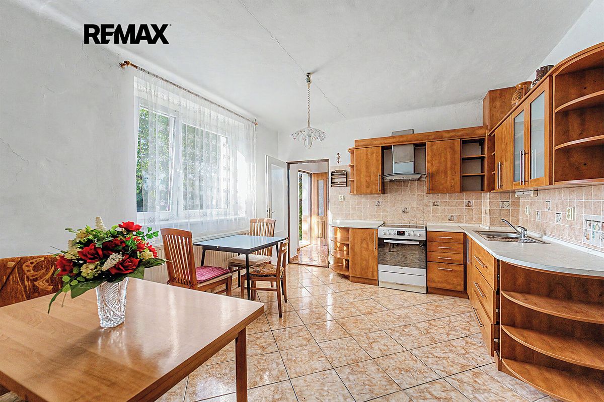 Prodej rodinného domu 107 m², pozemek 1287 m² – fotografie 2