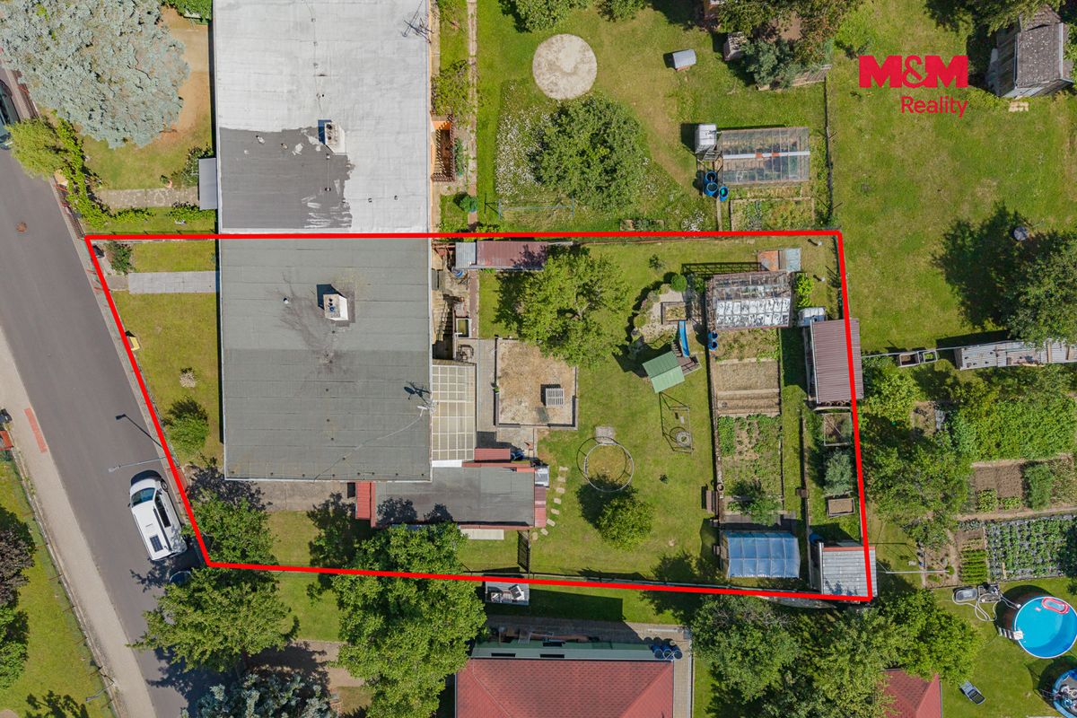 Prodej rodinného domu 294 m², pozemek 903 m² – fotografie 5