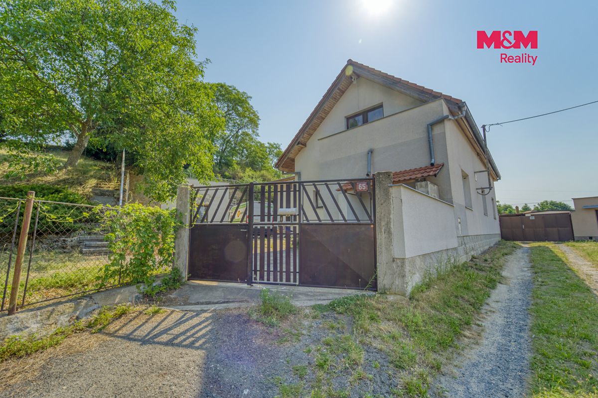 Prodej rodinného domu 230 m², pozemek 945 m² – fotografie 4