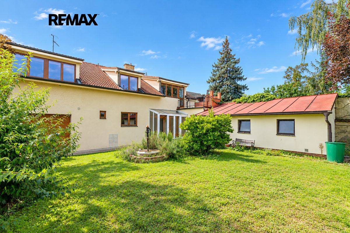 Pronájem rodinného domu 211 m², pozemek 401 m² – fotografie 2