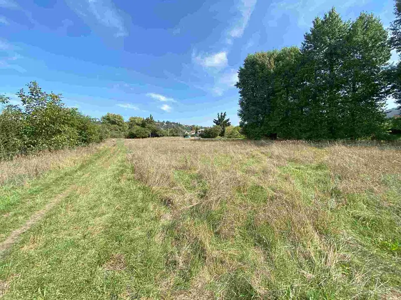 Prodej pozemku 601 m², Všenory – náhled fotky 2