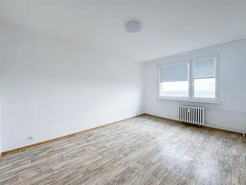 Pronájem bytu 1+1 33 m², Jirkov – náhled fotky 2