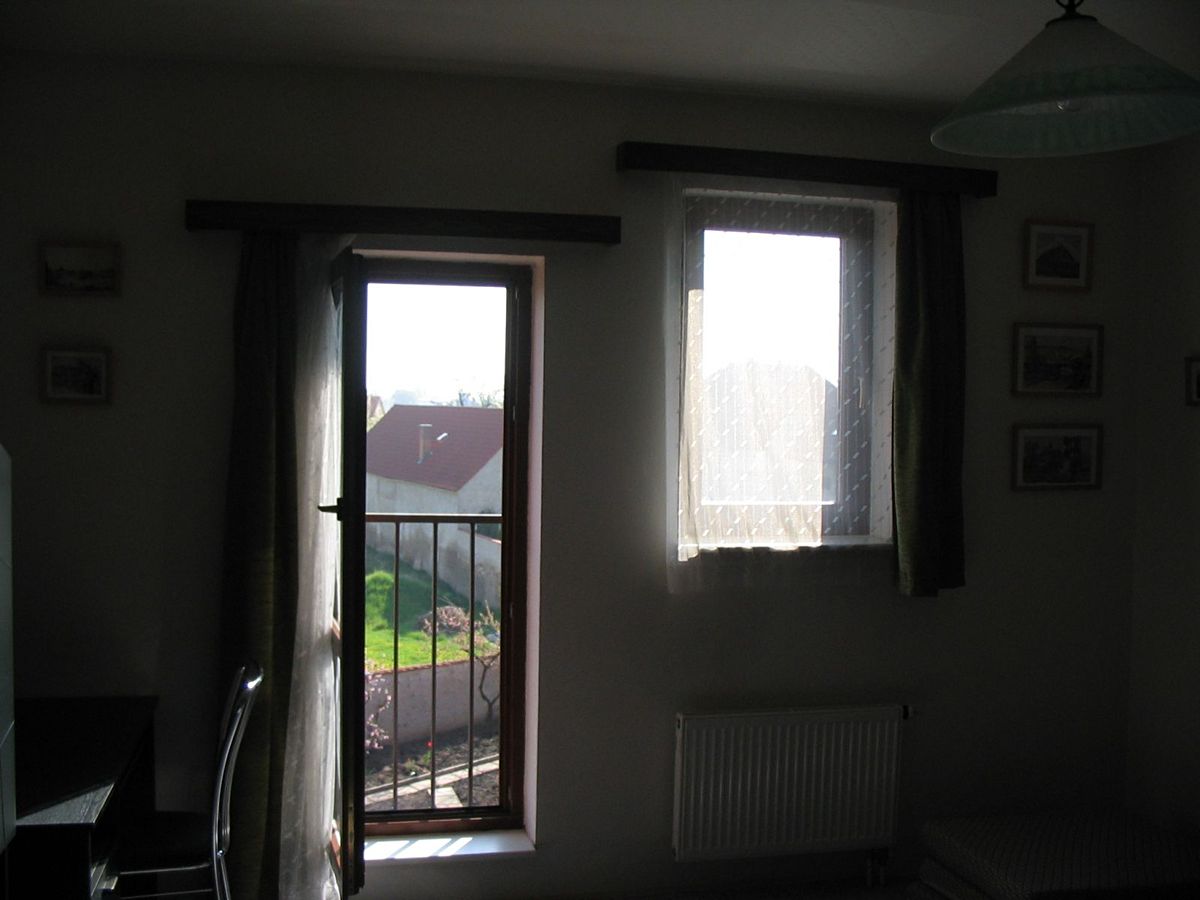 Pronájem bytu 1+kk 28 m² – fotografie 3