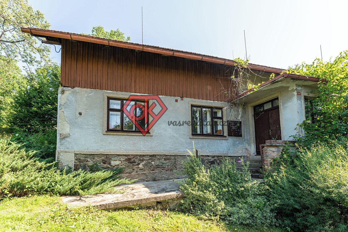 Prodej rodinného domu 216 m², pozemek 4048 m²