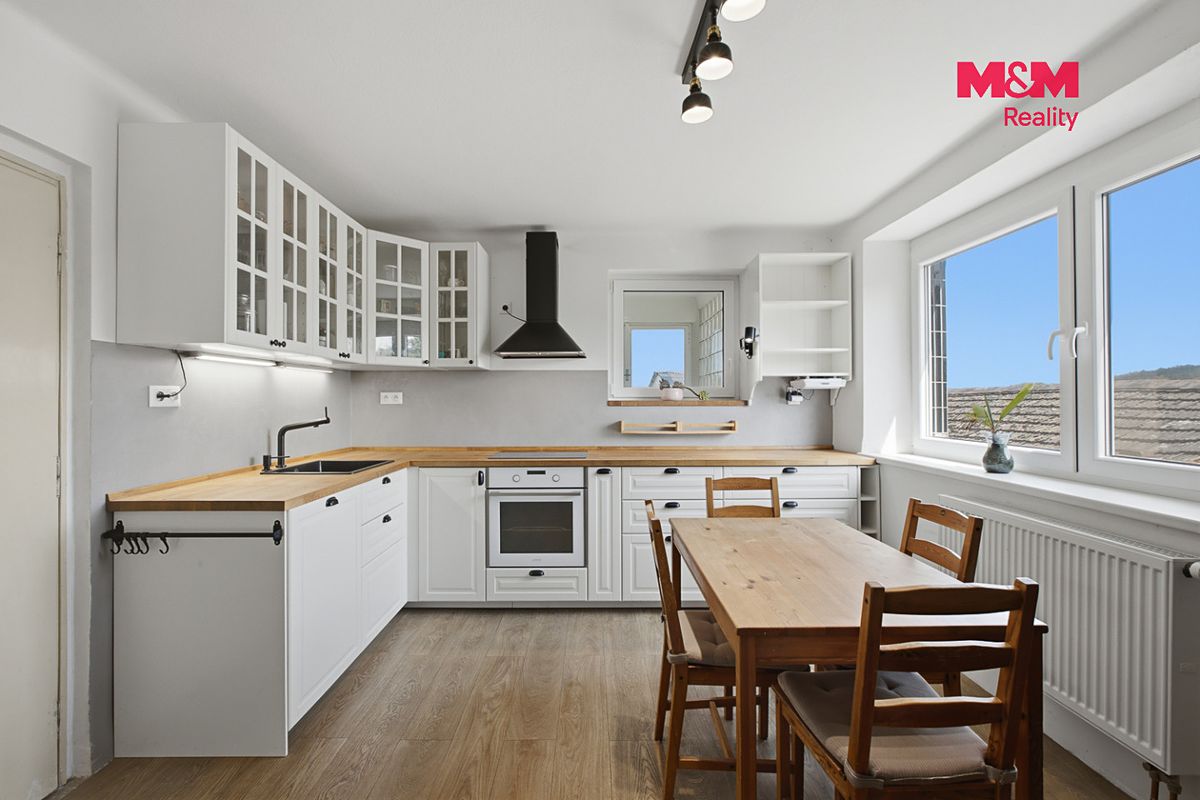 Prodej rodinného domu 240 m², pozemek 2139 m² – fotografie 5