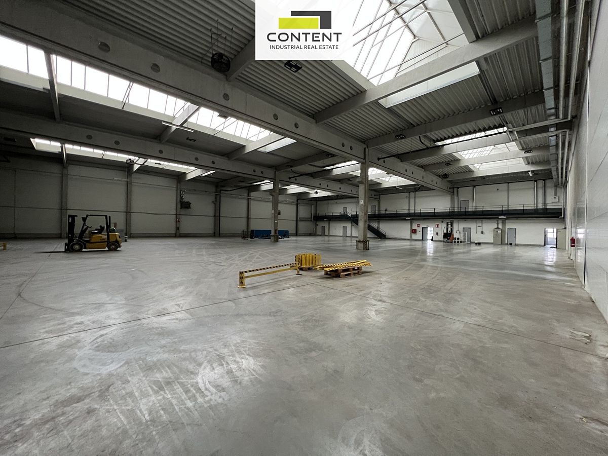 Pronájem výrobní haly, prostoru 1747 m²