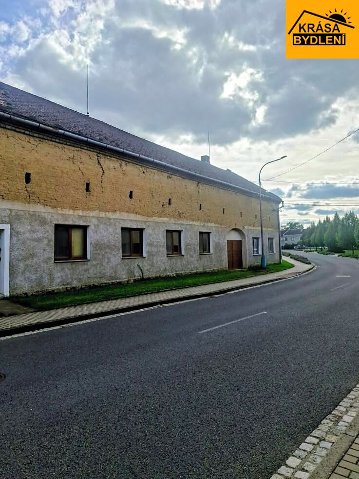Prodej rodinného domu 250 m², pozemek 4360 m²