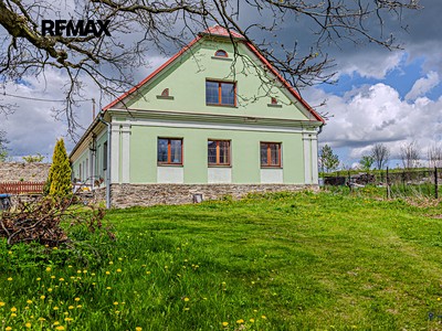 Haus zum Kauf, 460 m² (2 von 33)