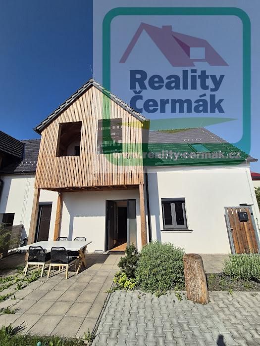 Prodej rodinného domu 180 m², pozemek 380 m²