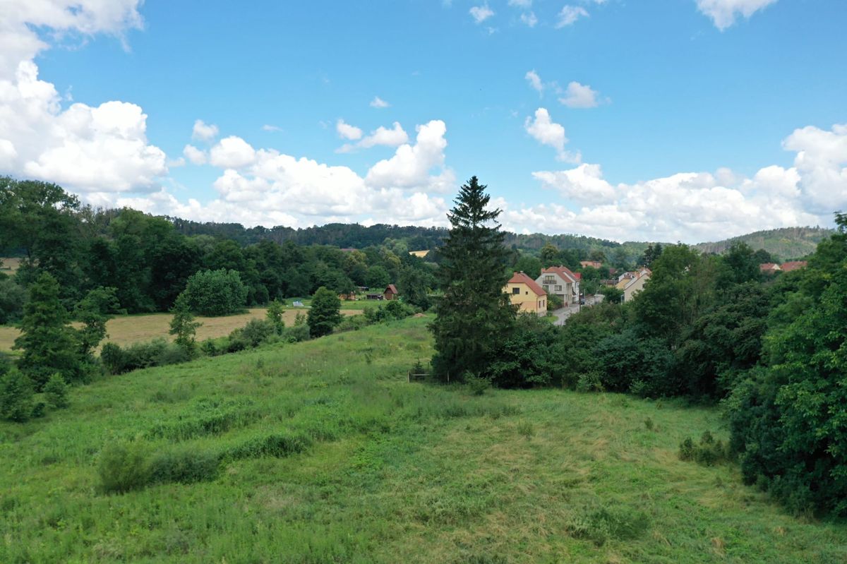 Prodej stavebního pozemku 7983 m² – fotografie 2
