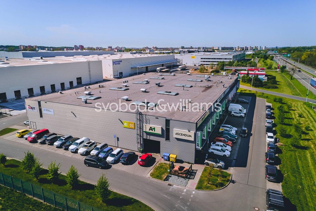 Pronájem skladového prostoru 1747 m²
