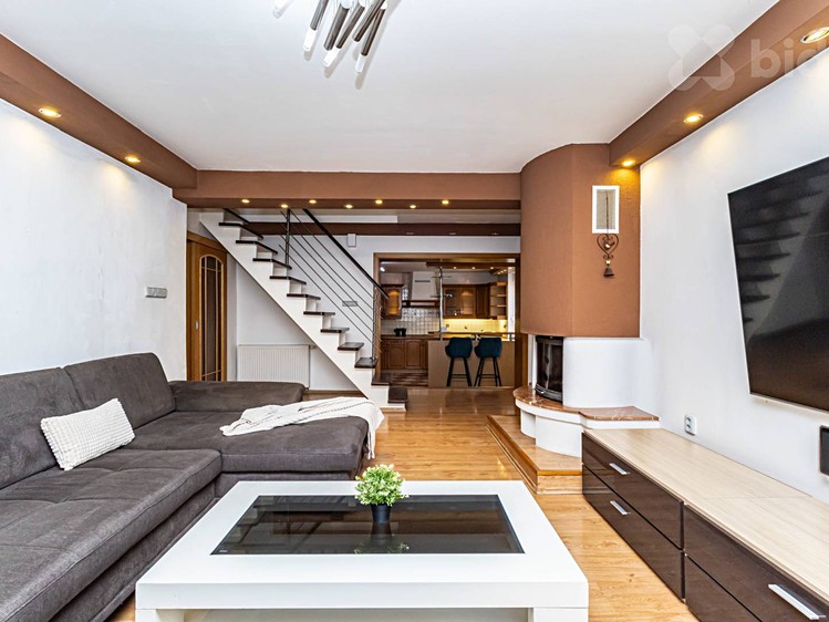 Будинок на продаж, 285 м² (4 з 38)