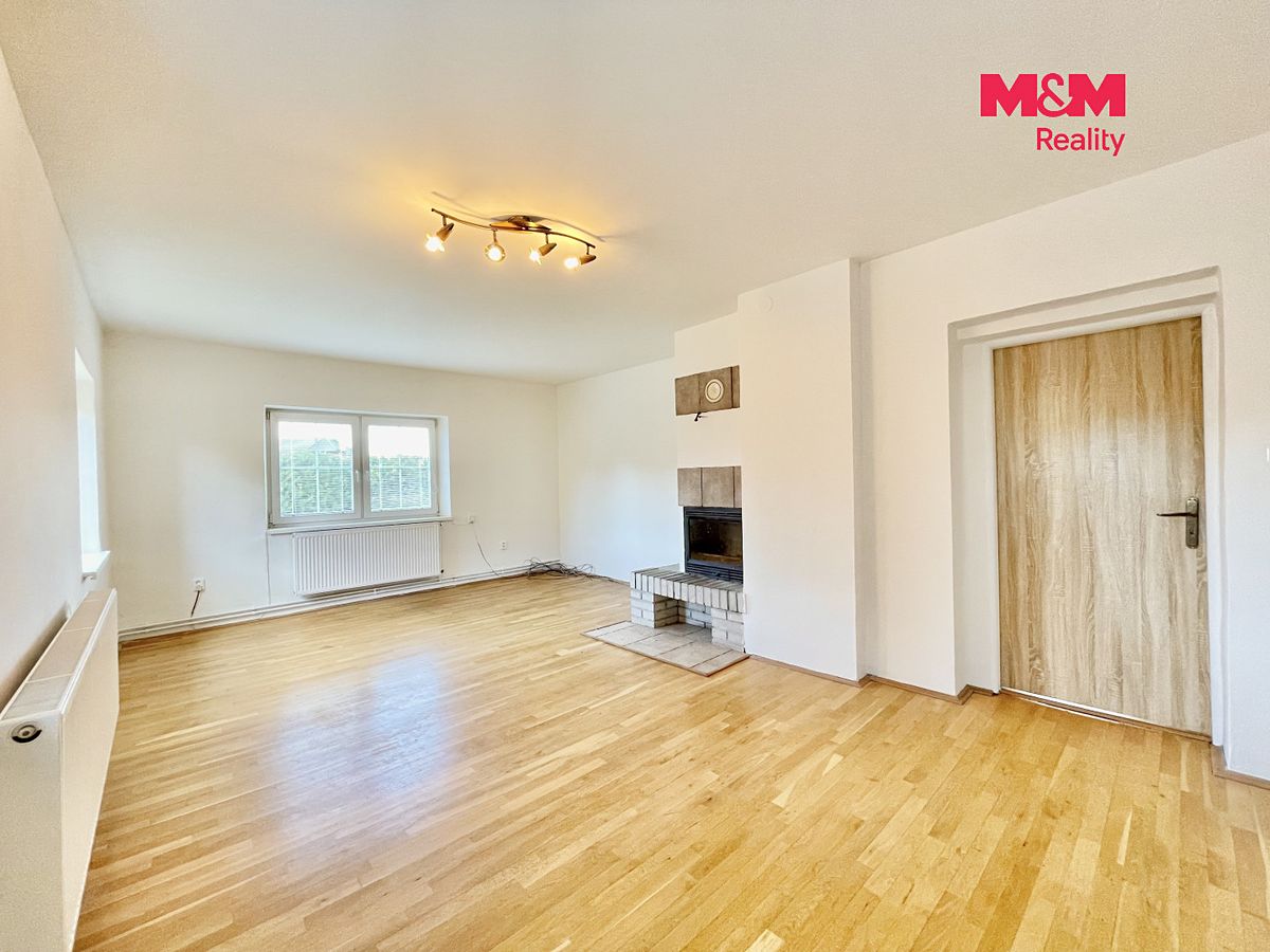 Prodej rodinného domu 513 m², pozemek 1376 m² – fotografie 4