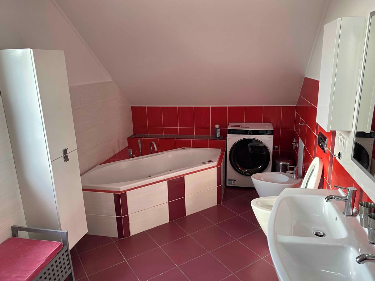 Pronájem bytu 4+kk 108 m² – fotografie 4