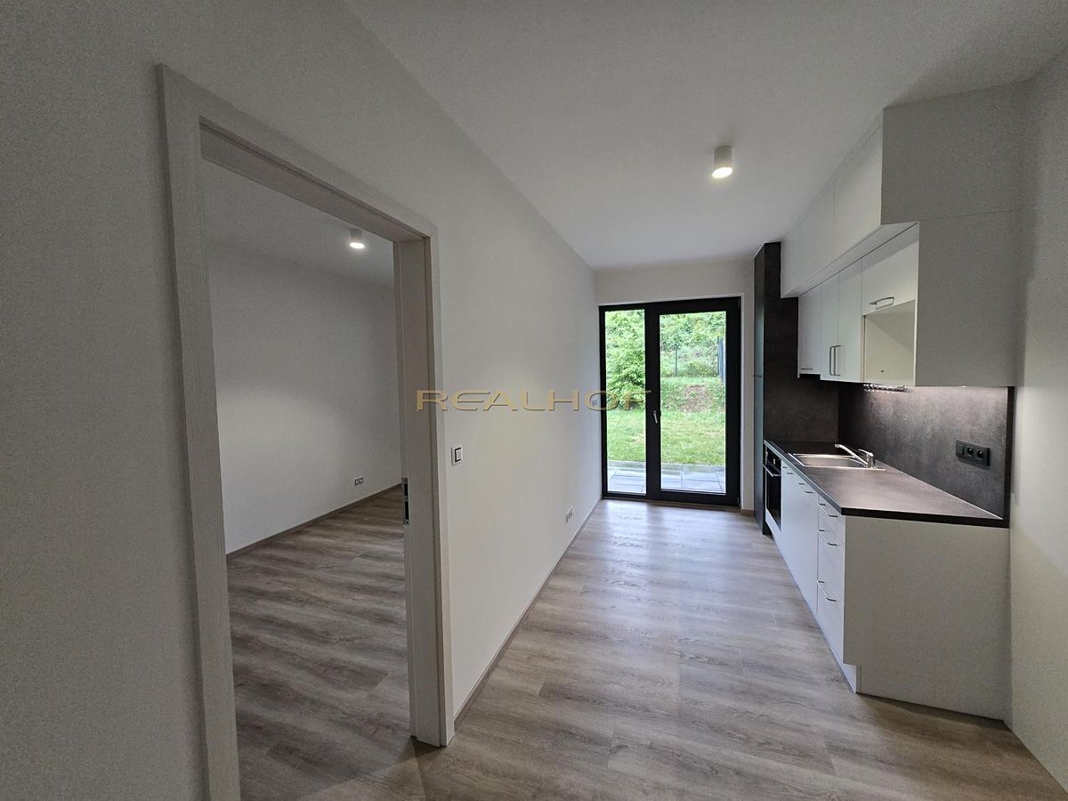 Pronájem bytu 1+1 37 m² – fotografie 4