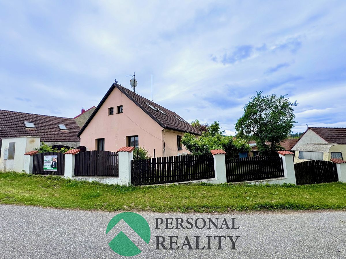 Prodej rodinného domu 170 m², pozemek 746 m² – fotografie 2