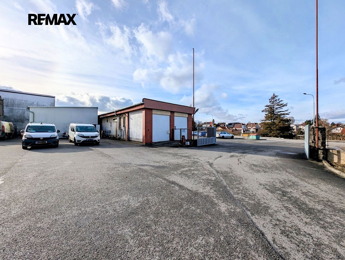 Pronájem obchodního prostoru 138 m² – fotografie 2