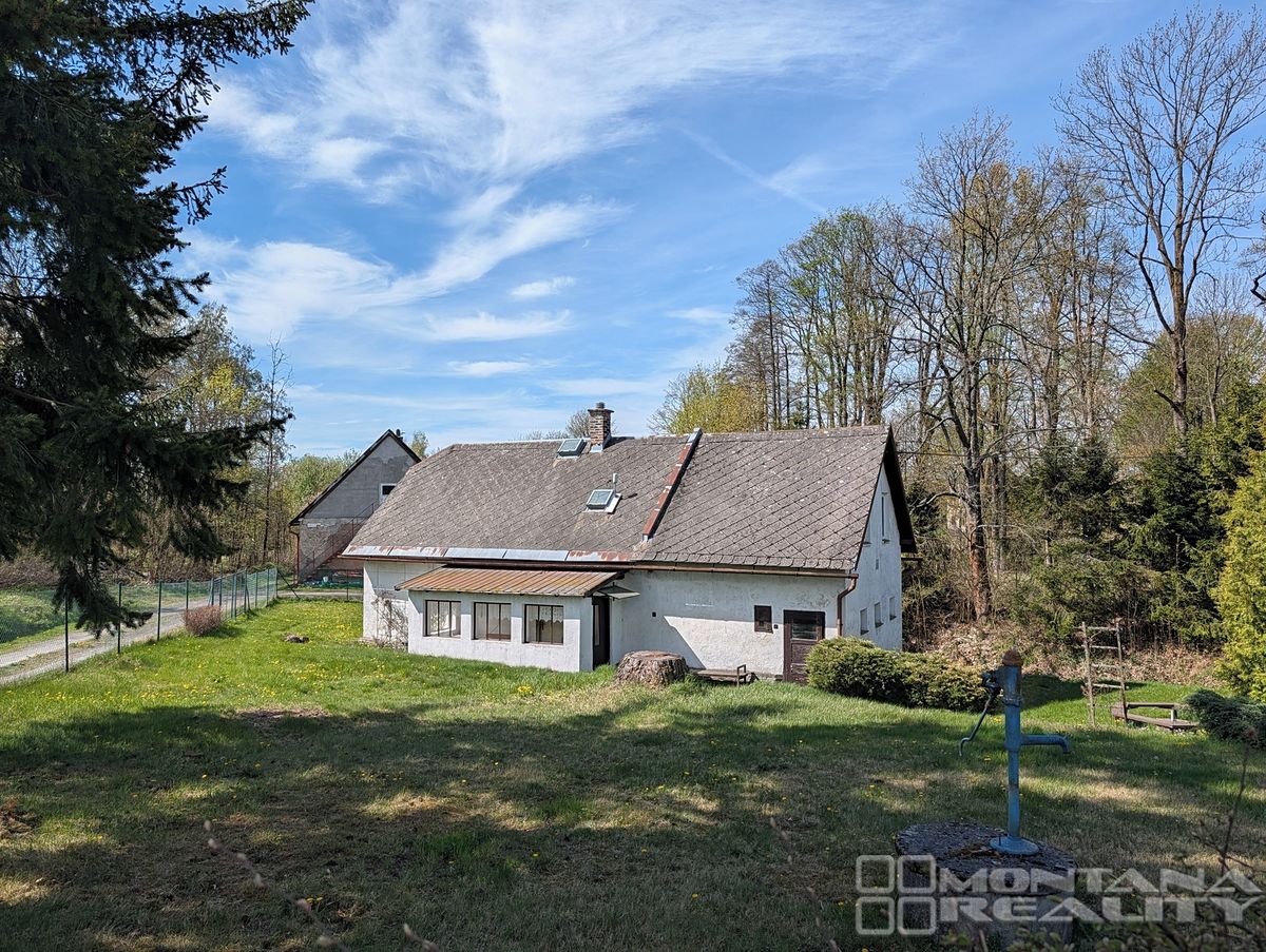 Prodej rodinného domu 150 m², pozemek 870 m² – fotografie 2