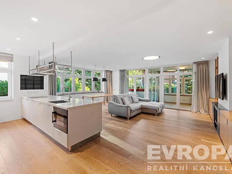 Pronájem bytu 4+kk 113 m², Praha – náhled fotky 2