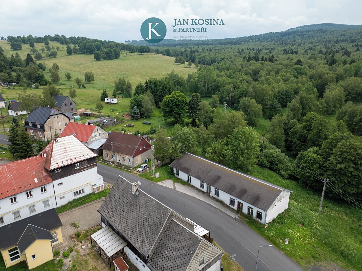 Prodej rodinného domu 244 m², pozemek 800 m²