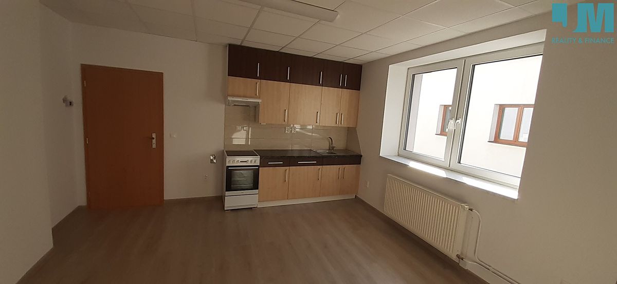 Pronájem bytu 2+kk 39 m² – fotografie 2