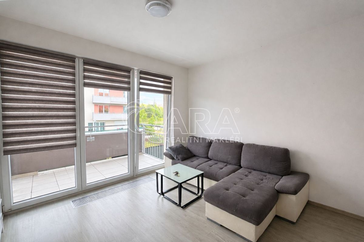 Pronájem bytu 2+kk 58 m² – fotografie 2