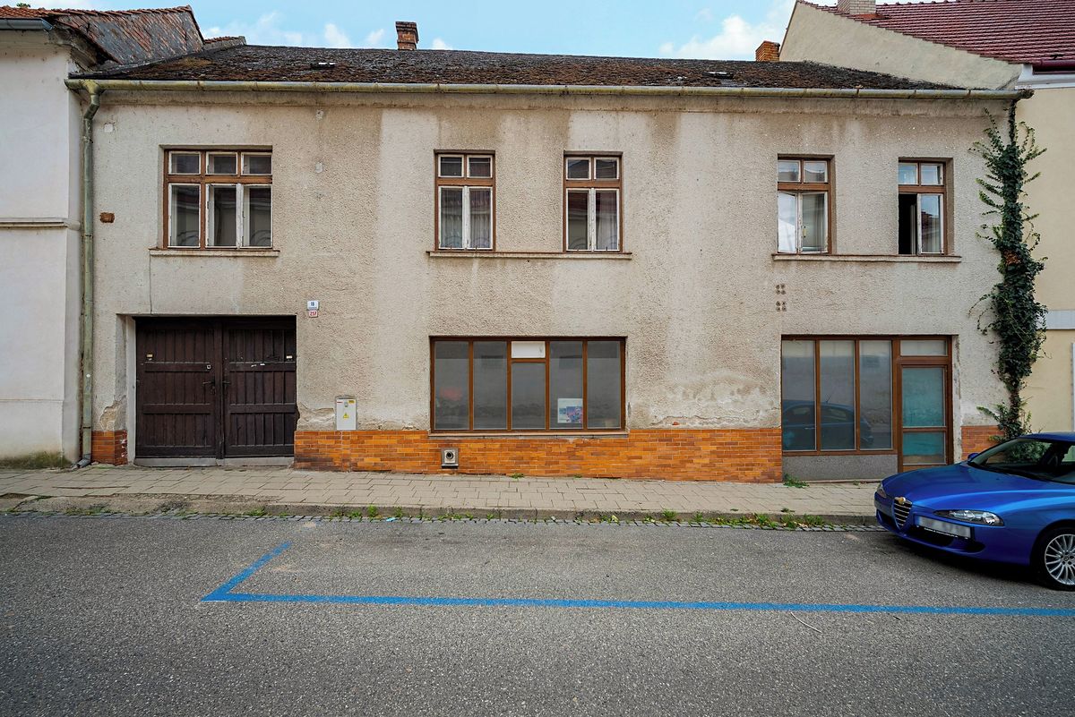 Prodej rodinného domu 333 m², pozemek 467 m²