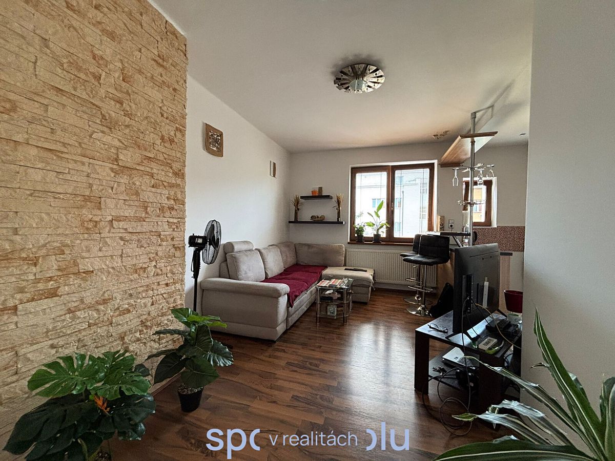 Pronájem bytu 2+kk 47 m² – fotografie 2