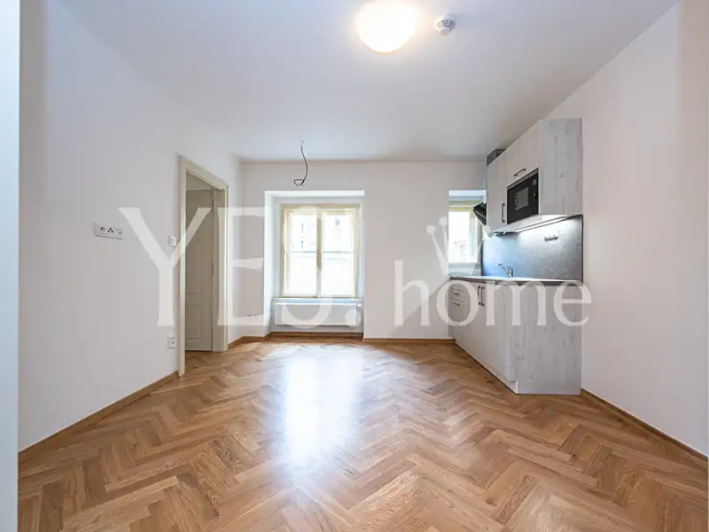 Pronájem kanceláře 38 m², Praha – náhled fotky 1