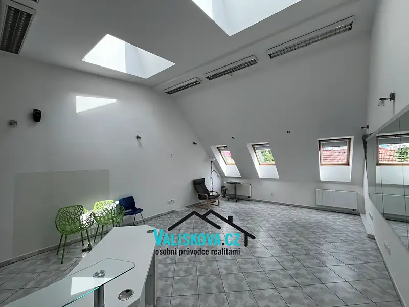 Pronájem bytu 1+kk 38 m², Kroměříž – náhled fotky 3