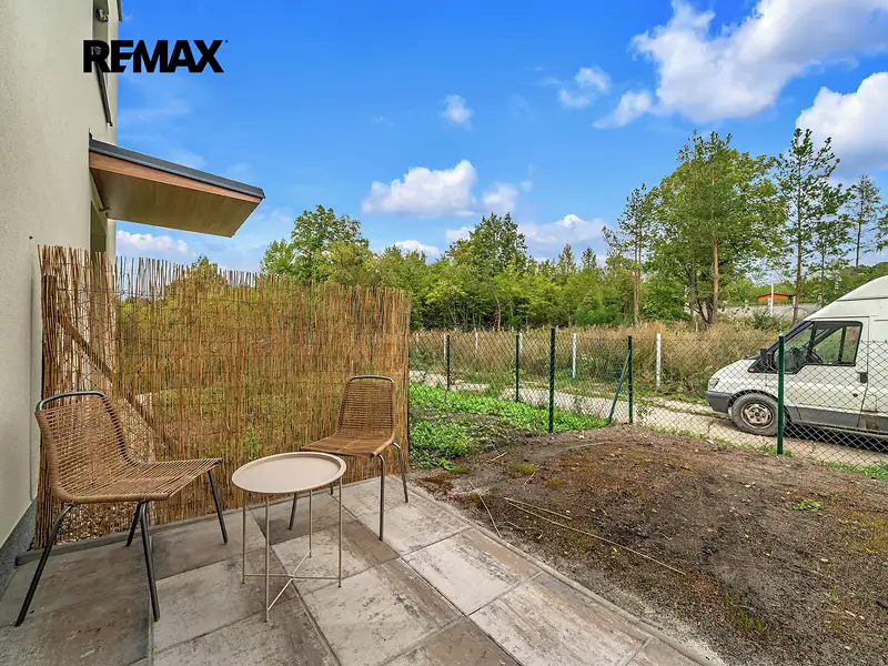 Pronájem bytu 1+kk 25 m², Milovice – náhled fotky 3