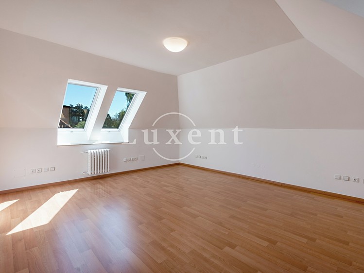 Pronájem domu, 417 m² (18 z 38)