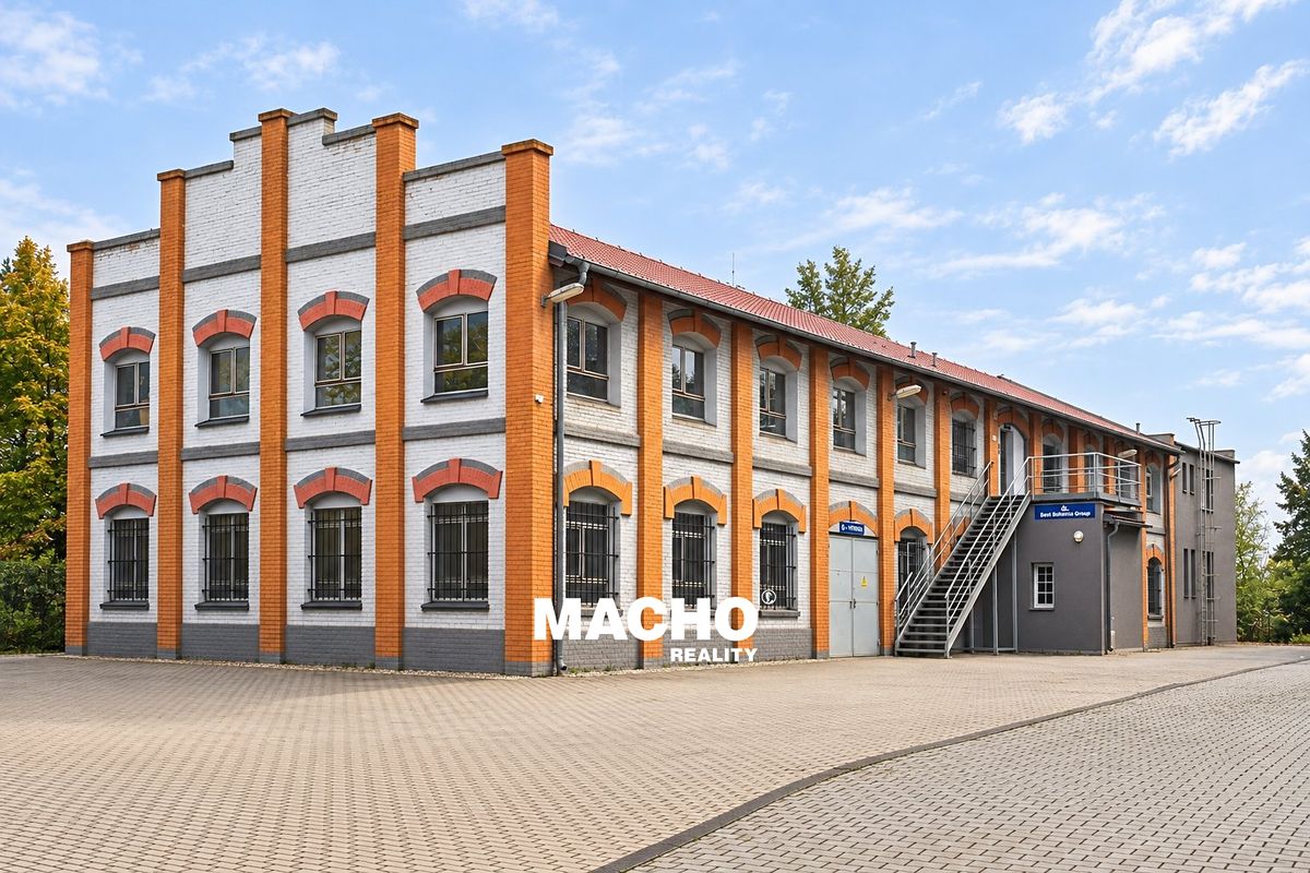 Pronájem kanceláře 370 m²