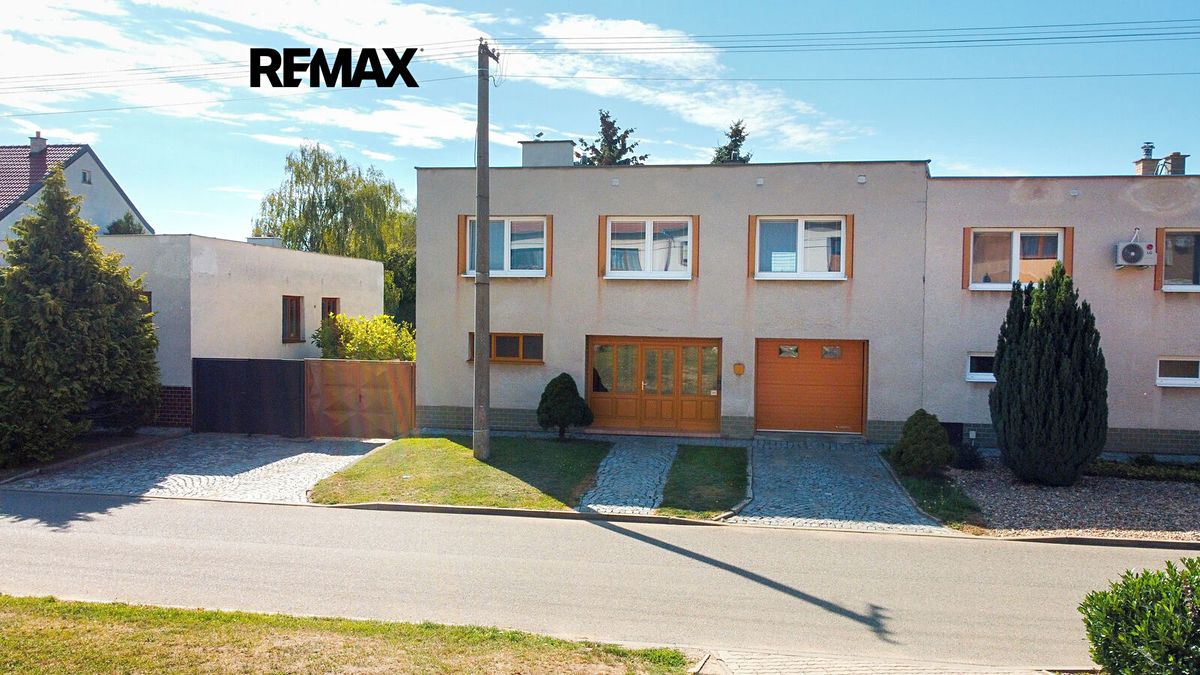 Prodej rodinného domu 245 m², pozemek 914 m²