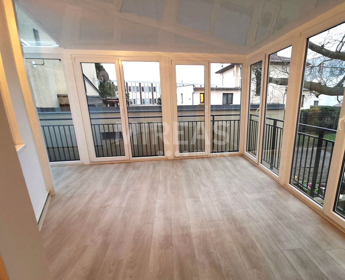 Pronájem bytu 2+kk 38 m² – fotografie 2