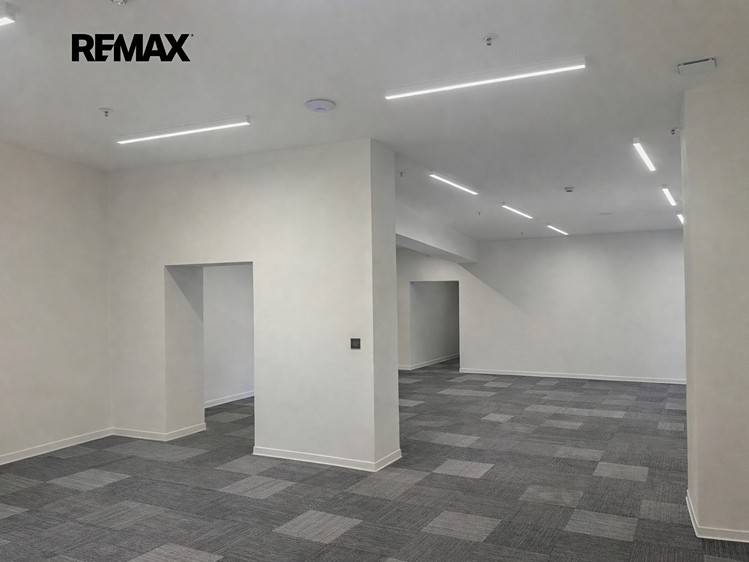 Pronájem komerčního prostoru, 75 m² (2 z 10)