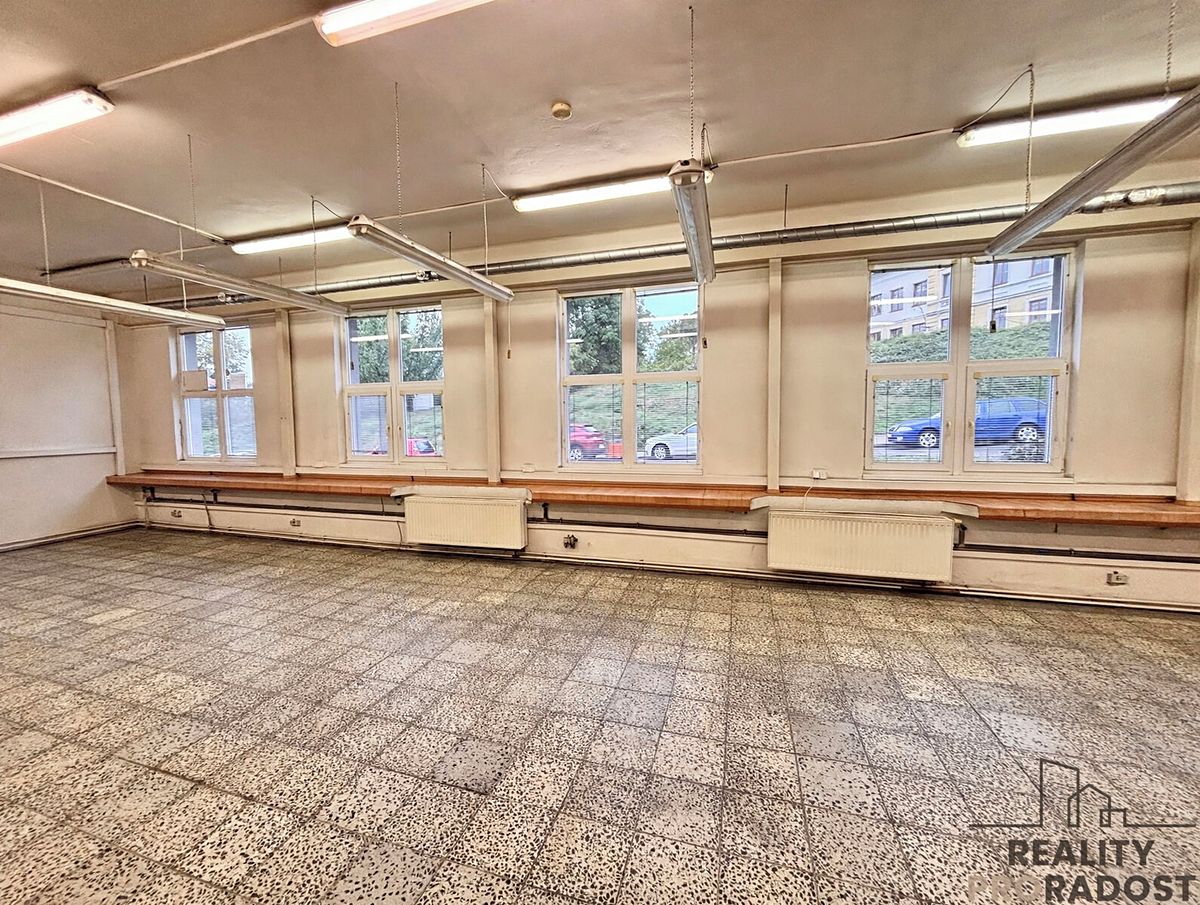 Prodej komerční nemovitosti 244 m² – fotografie 2