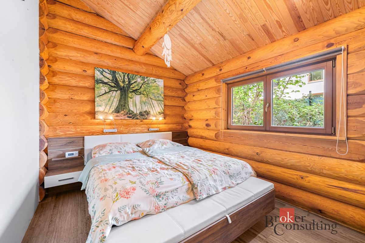 Prodej rodinného domu 154 m², pozemek 1388 m² – fotografie 2