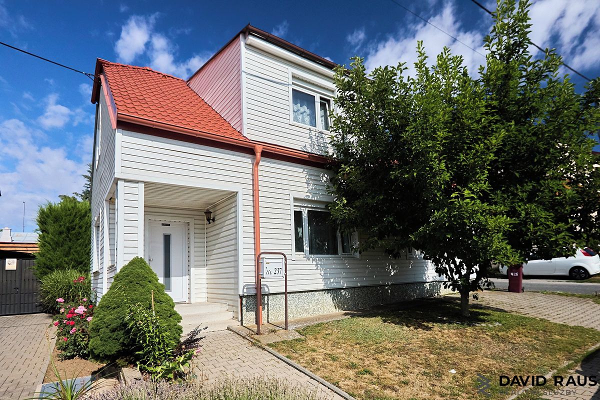 Prodej rodinného domu 154 m², pozemek 971 m²