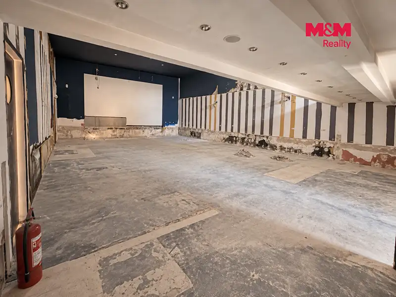 Pronájem obchodního prostoru 237 m², Jesenice – náhled fotky 3