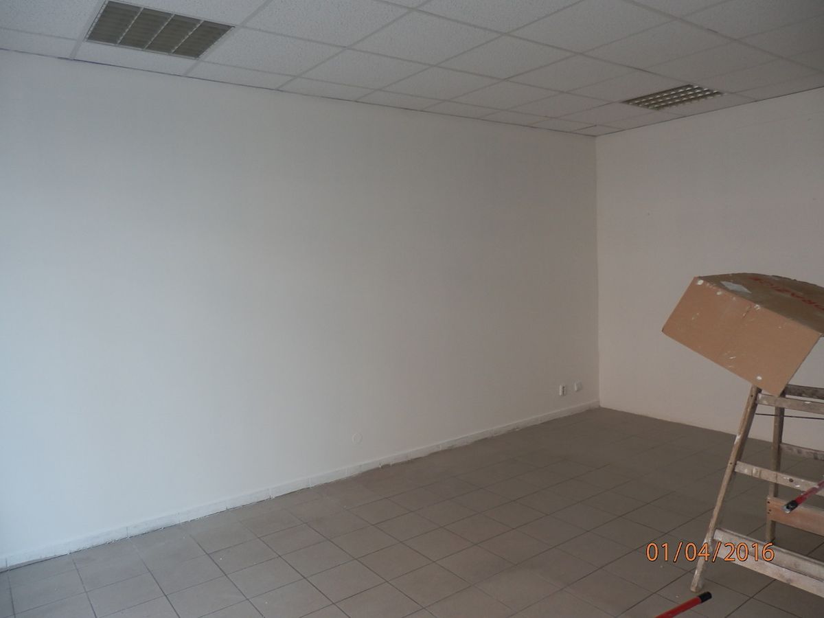 Pronájem obchodního prostoru 57 m² – fotografie 4