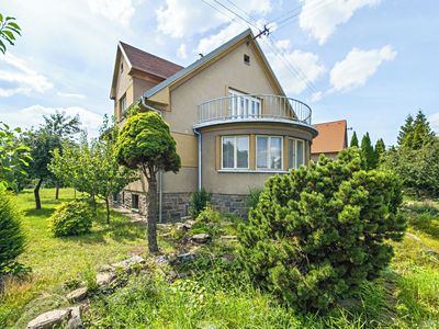Prodej rodinného domu 231 m², pozemek 911 m²