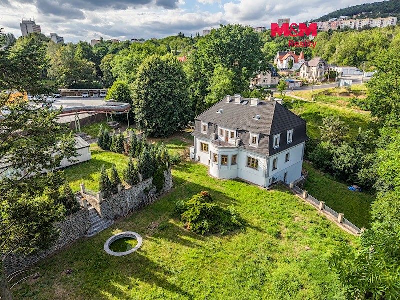 Prodej rodinného domu 445 m², pozemek 2906 m²
