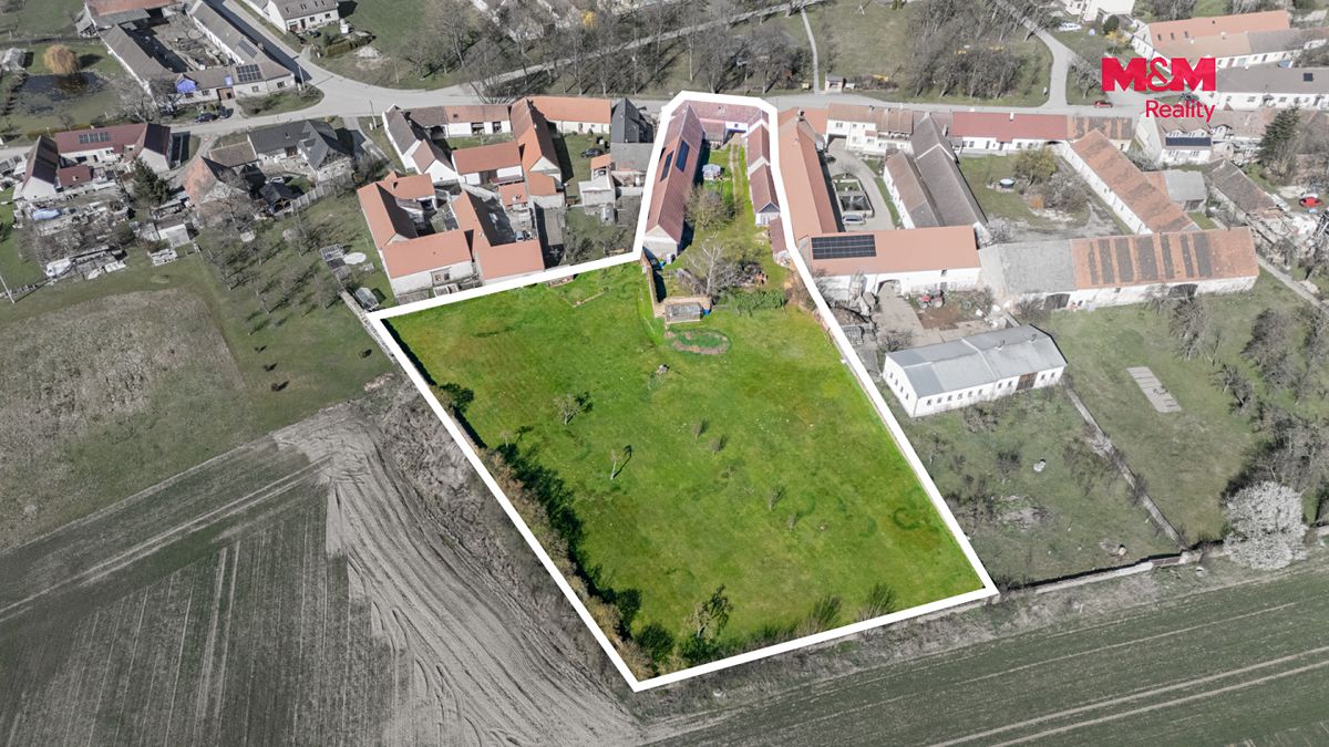 Prodej rodinného domu 195 m², pozemek 7046 m² – fotografie 3