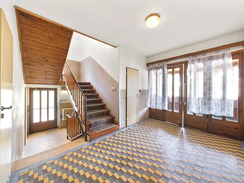 Prodej rodinného domu 231 m², pozemek 911 m², Pečky – náhled fotky 2