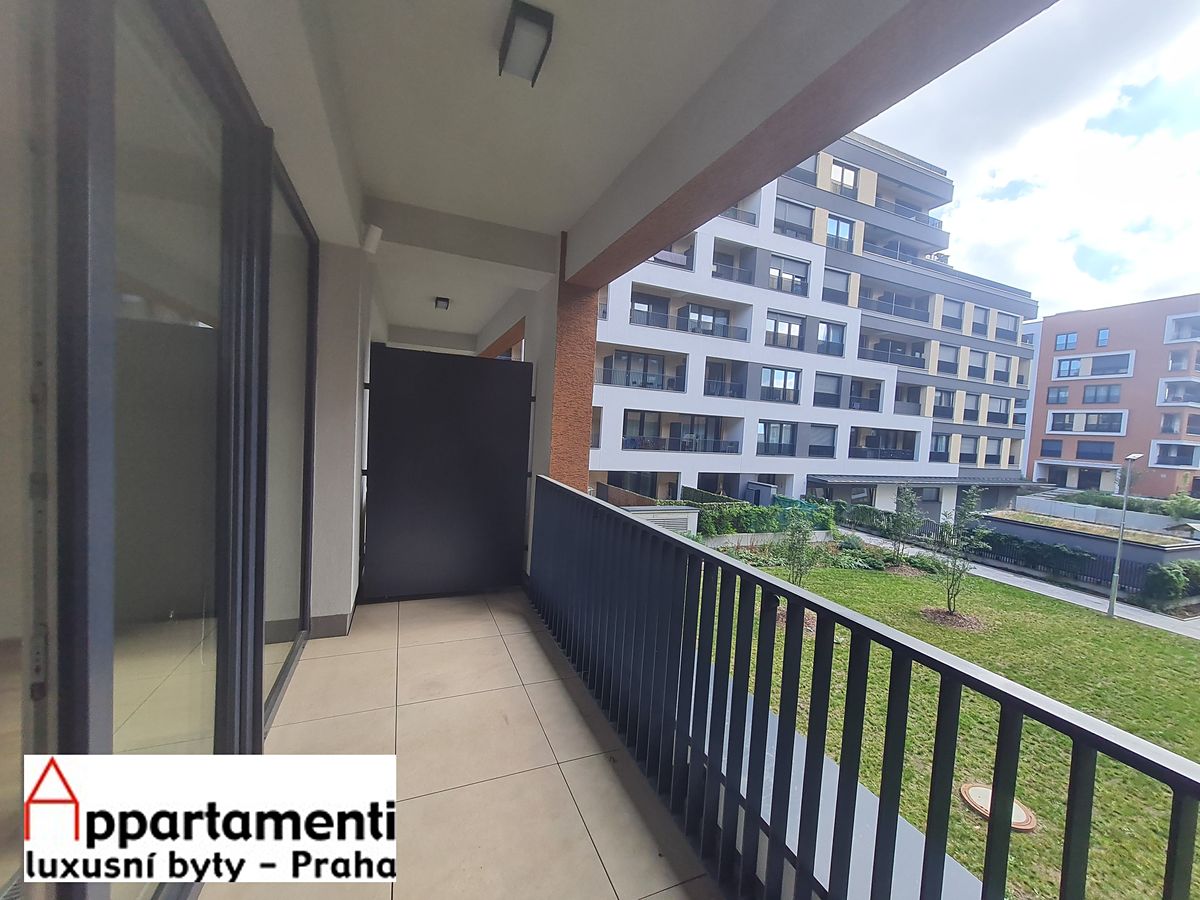 Pronájem bytu 1+kk 35 m²